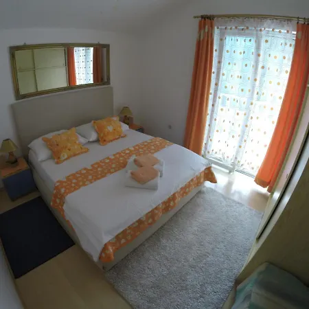 Apartamento By The Sea Slatine, Ciovo - 1098 Slatine