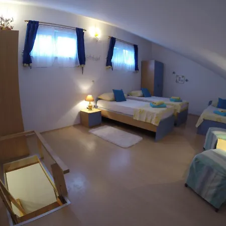 Apartamento By The Sea Slatine, Ciovo - 1098
