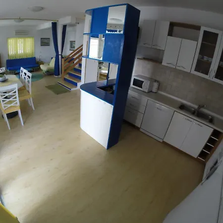 Apartamento By The Sea Slatine, Ciovo - 1098 *
