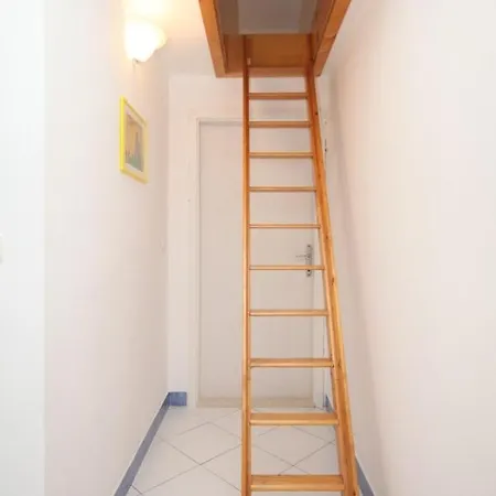 Apartamento By The Sea Slatine, Ciovo - 1098 *